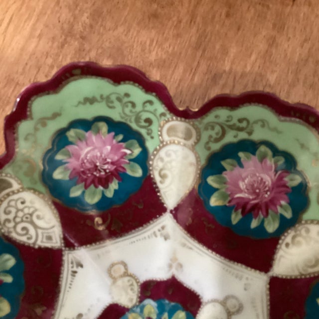 Burgundy Early 20th Century Antique Japanese Porcelain Gold Encrusted Scalloped Bowl For Sale - Image 8 of 13