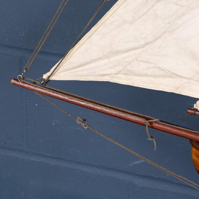 1930s Vintage English Carved Hull Pond Yacht, 1930 For Sale - Image 5 of 18