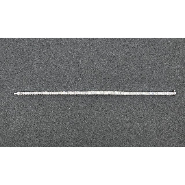 Metal 7.65 Ct Emerald Cut Diamond Tennis Bracelet For Sale - Image 7 of 8