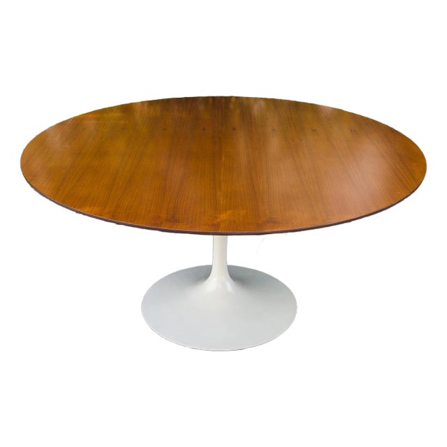 Vintage Original Round Saarinen Tulip Dining Table in Walnut by Knoll For Sale