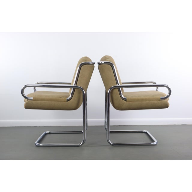 Beige Mid Century Modern Lounge Chairs in Tubular Chrome and Newer Tan Upholstery - a Pair For Sale - Image 8 of 10