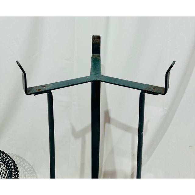 Mid Century French Style Green Metal Mesh Planter & Tripod Plant Stand, in the Manner of Mathieu Matégot, C. 1950s For Sale - Image 11 of 12