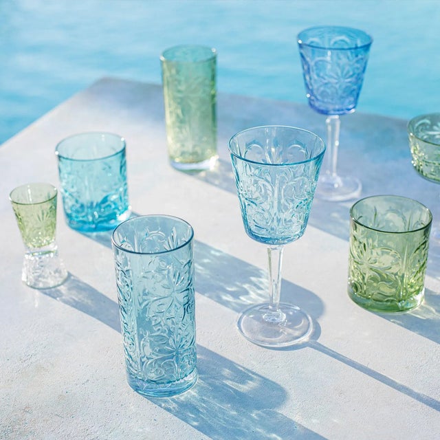 Inspired by Italy’s 17th century Baroque period, the Barocco Mint Green Wine Glass is exquisitely designed with intricate...