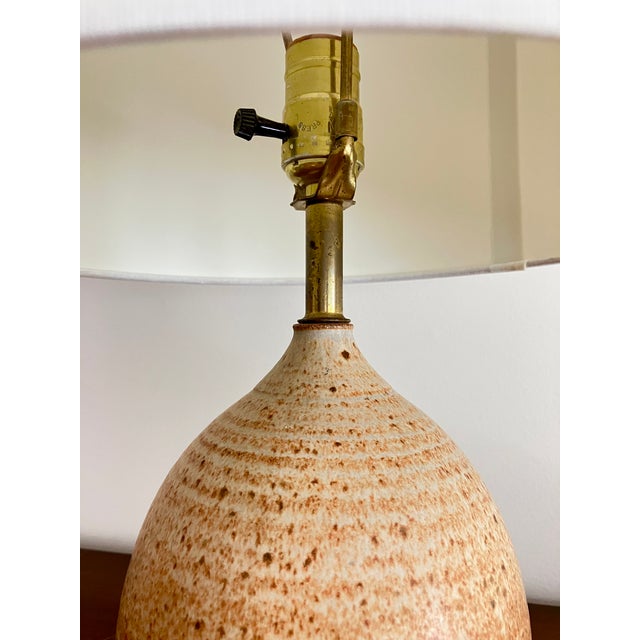 Lotte and Gunnar Bostlund 1960s Mid Century Modern Stoneware Art Pottery Teardrop Table Lamp For Sale - Image 4 of 6