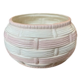 Vintage Pink Basketweave Ceramic Pot Norwood 1988 For Sale