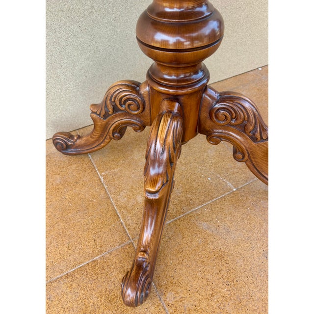 20th Century Spanish Carved Wood Pedestal Side Table, 1950 For Sale - Image 14 of 16