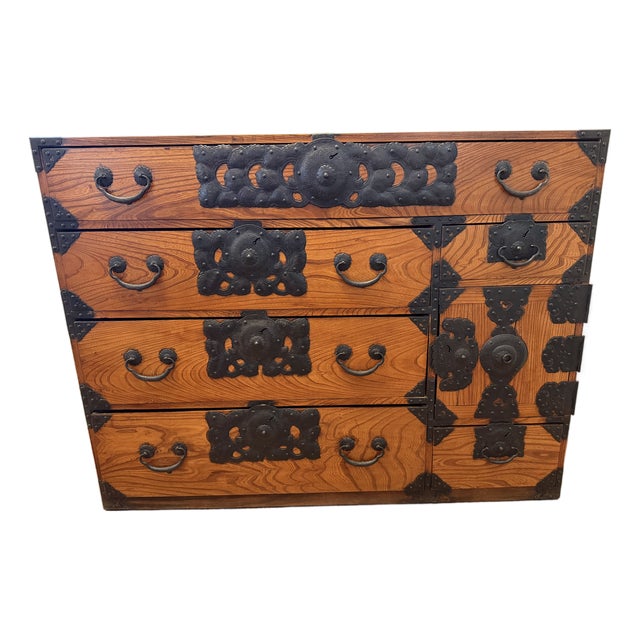 Late 19th Century Japanese Tansu Chest - Large High-Grade Keyaki Wood - Meiji Period For Sale