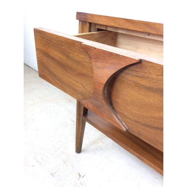 Mid Century Modern Kent Coffey Perspecta End Table With Single Drawer For Sale - Image 9 of 12