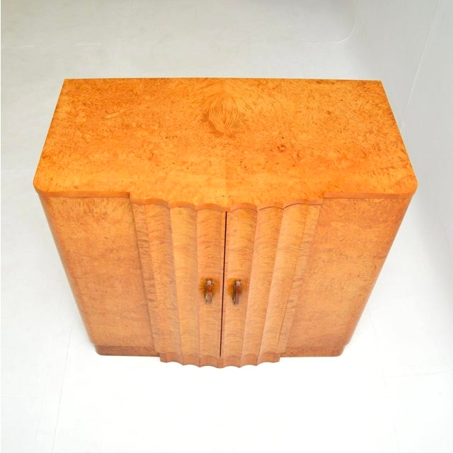 Art Deco Burr Walnut Cabinet from Harry and Lou Epstein, 1930s For Sale - Image 6 of 11