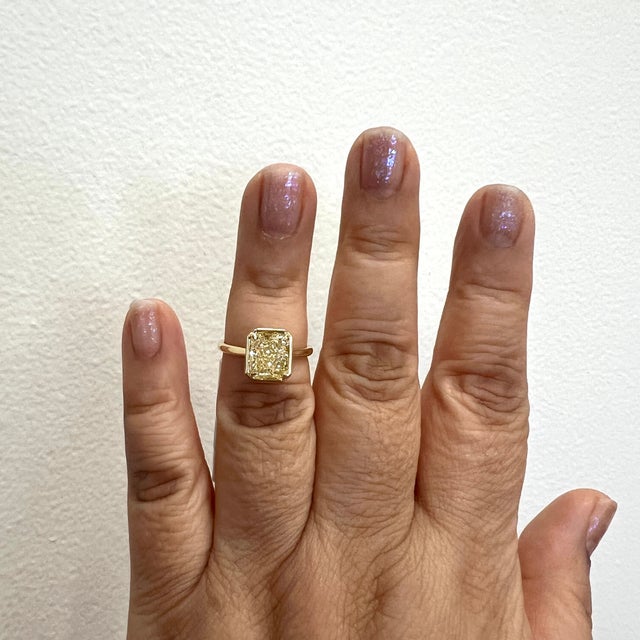 Gorgeous 3.02 ct. W to X VS1 diamond radiant. Handmade in 18k yellow gold. Ring size 6.75. Comes with GIA certificate.