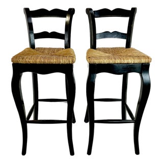 1980s Vintage Boho Chic Farmhouse Rush Seat Ladderback Barstools - A Pair. For Sale