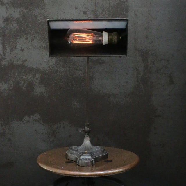 1920s Art Deco French Brass Table Desk Light Banker Lamp For Sale - Image 5 of 10