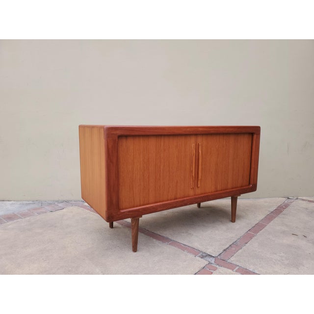 1970s Danish Modern Credenza For Sale In Los Angeles - Image 6 of 16