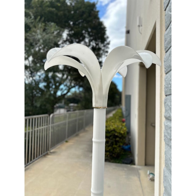 1980s 1980s Glamorous Hollywood Regency White Palm Tree Floor Lamp in the Style of Dario Bartolini For Sale - Image 5 of 15