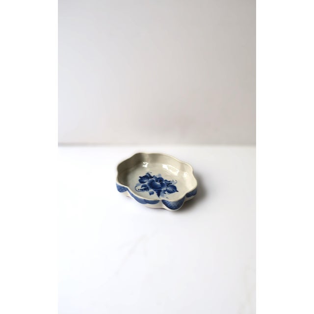 Blue and White Jewelry Dish For Sale - Image 4 of 10