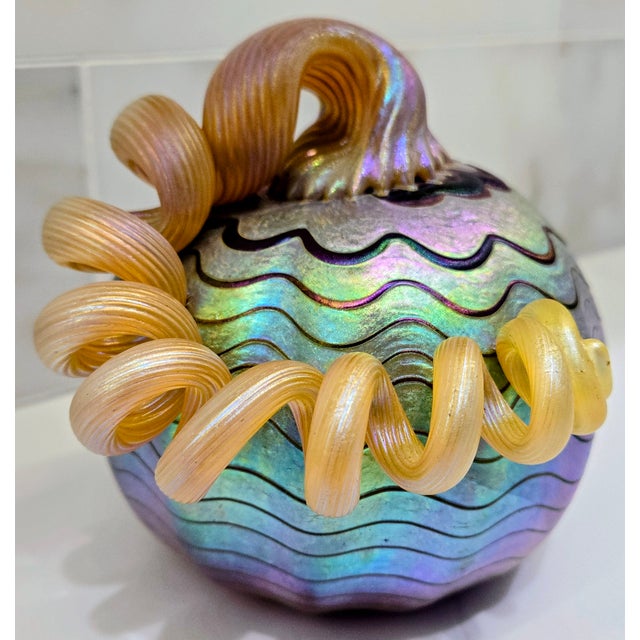 Contemporary Eric Dandurand Iridescent Art Glass Pumpkin – Harmony Glassworks 2012 For Sale - Image 3 of 9