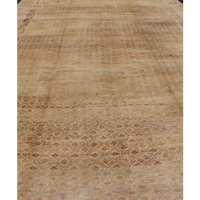 Textile Vintage Oushak Rug in Warm Beige and Golden Tan With Subtle Cream Accents 5'11 X 11'6 For Sale - Image 7 of 12