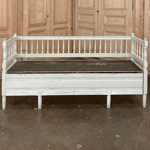 19th Century Swedish Neoclassical Painted Bench ~ Trunk For Sale In Baton Rouge - Image 6 of 17
