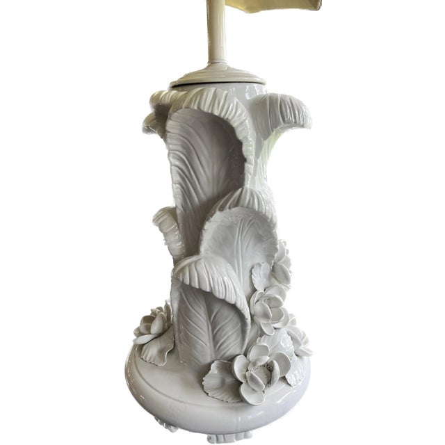 White Mid 20th C. Hollywood Regency Serge Roche Style Italian Blanc De Chine Porcelain Ostrich Feather Lamp For Sale - Image 8 of 13
