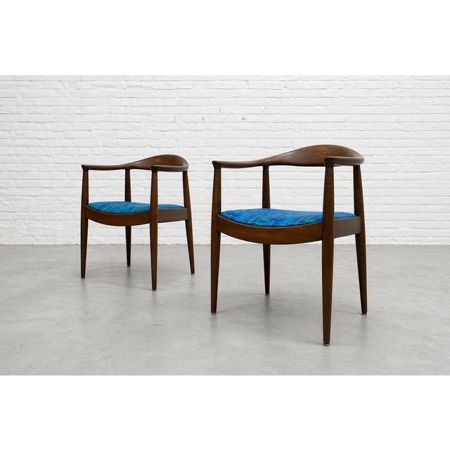 Vintage Mid Century Modern Walnut Lounge Chairs – Hans Wegner Style – Pair of Refinished and Reupholstered Armchairs, C. 1960's For Sale In New York - Image 6 of 14