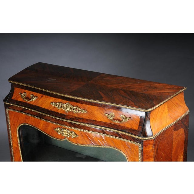 French Louis XV Display Case, 1860 For Sale - Image 16 of 18