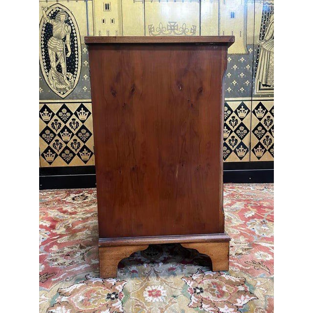 English Style Chest of Drawers For Sale - Image 5 of 6