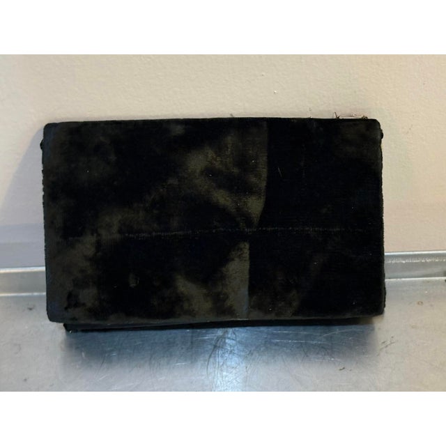 1930s-40s black beaded peacock velvet evening purse/clutch w/ hideaway rope strap. Excellent condition.