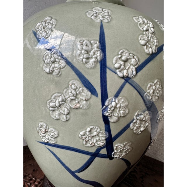 Vintage 23" Celadon Green Ceramic Floral Ginger Jar Table Lamp Chinoiserie For Sale - Image 4 of 12