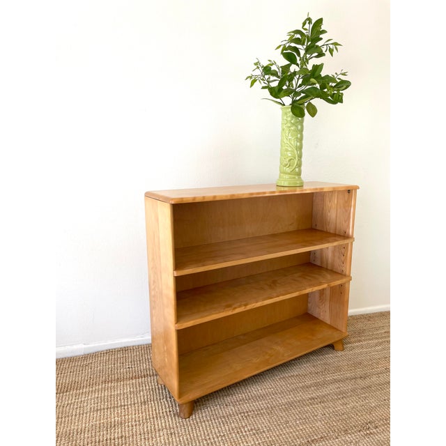 Tan Vintage Mid-Century Modern Heywood Wakefield 3 Shelf Bookcase / Bookshelf in Wheat For Sale - Image 8 of 11