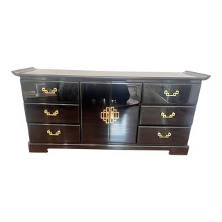 1980s Broyhill Black Lacquered Chinoiserie Dresser For Sale