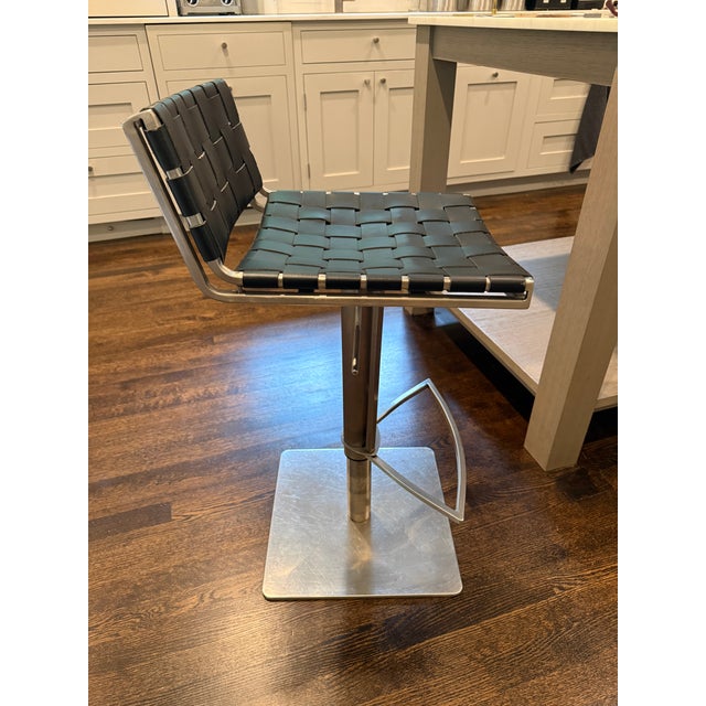 Safavieh Modern Safavieh Mitchell Gas Lift Swivel Bar Stools (Set of 4) For Sale - Image 4 of 18