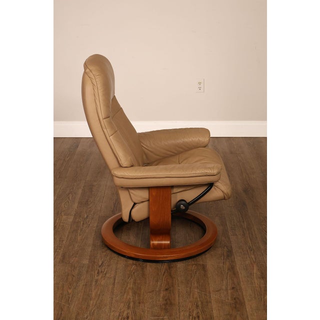 Ekornes Stressless Modern Leather Recliner And Ottoman For Sale - Image 17 of 18