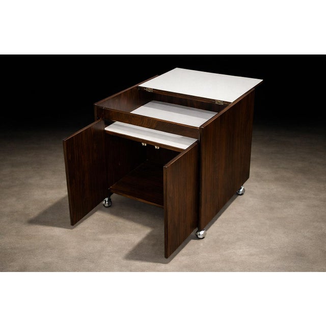 Bar Cart in Brazilian Rosewood (Jacarandá) by Sergio Rodrigues Brazil, 1960s For Sale In New York - Image 6 of 14