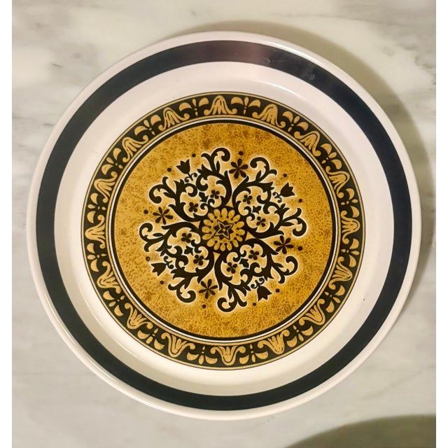 Mikasa Mid-20th Century Modern Mixed Stoneware Wall Plate Curation- Set of 5 For Sale - Image 4 of 14