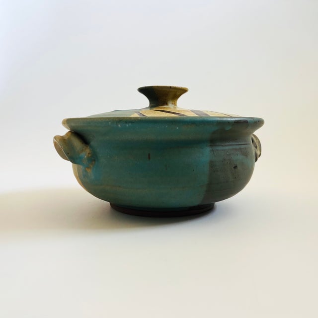 A vintage studio pottery lidded serving bowl by ceramicist Bill Creitz of Oregon (born 1907). Versatile large size for...