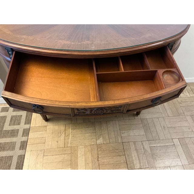 Early 20th Century Mahogany Bow Front Bureau For Sale In New York - Image 6 of 11