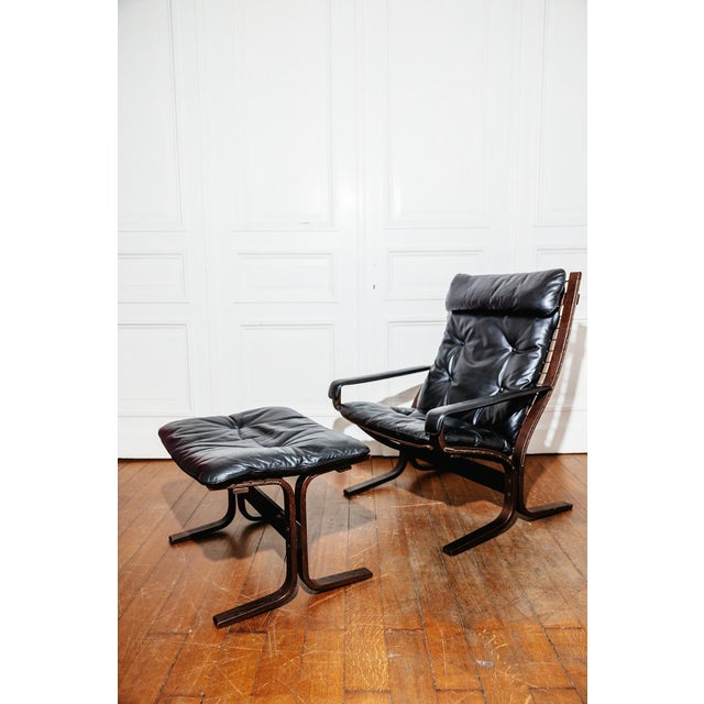 Set of Siesta Lounge Chair and Ottoman in Black Leather by Ingmar Relling for Westnofa, Norway, 1960s For Sale - Image 12 of 12