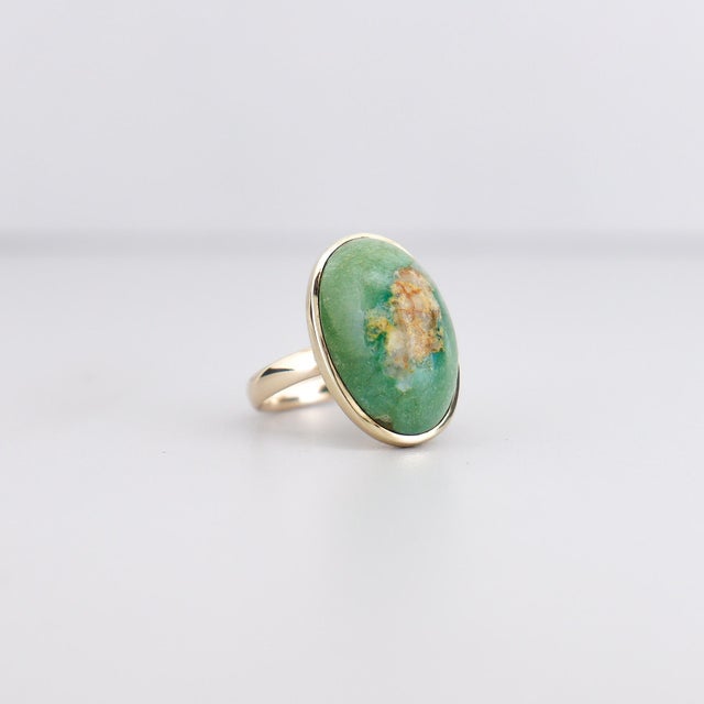 Signed Vintage Southwestern 14k Gold & Royston Turquoise Cabochon Cocktail Ring For Sale - Image 4 of 16