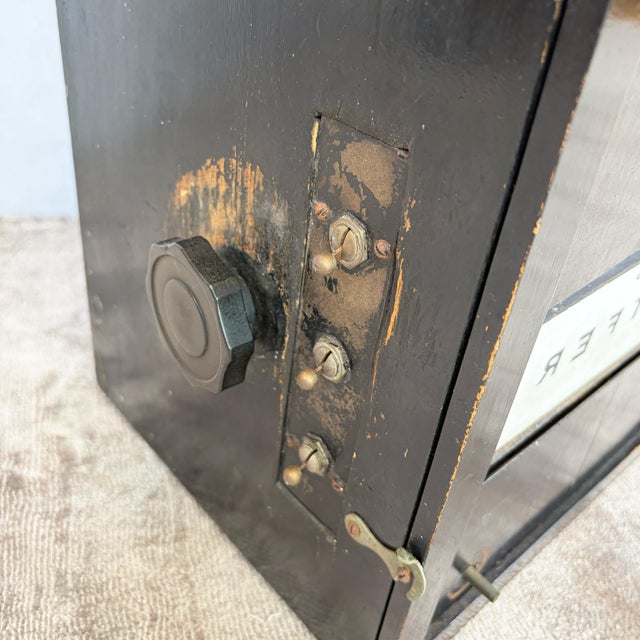 1960s Illuminated Opticians Eye Test Cabinet, 1960s For Sale - Image 5 of 7