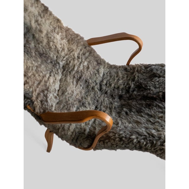 Bruno Mathsson 1970s Bruno Mathsson “Pernilla 3” Chaise Lounge, Sheepskin, Original Condition For Sale - Image 4 of 8
