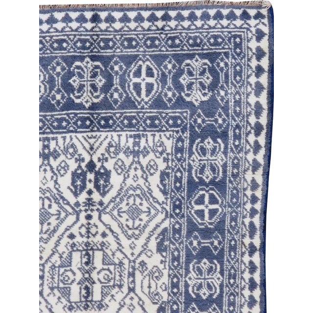 Rustic Galerie Shabab Collection Mid-20th Century Indian Cotton Agra Rug For Sale - Image 3 of 8
