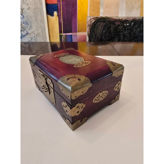 Vintage Hollywood Regency Mid Century Chinese Jade Box For Sale - Image 4 of 8