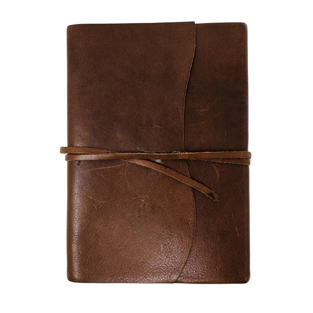 Discover the unmatched craftsmanship of this vintage 2003 archival masterpiece. Handcrafted in Italy for Cavallini Papers...