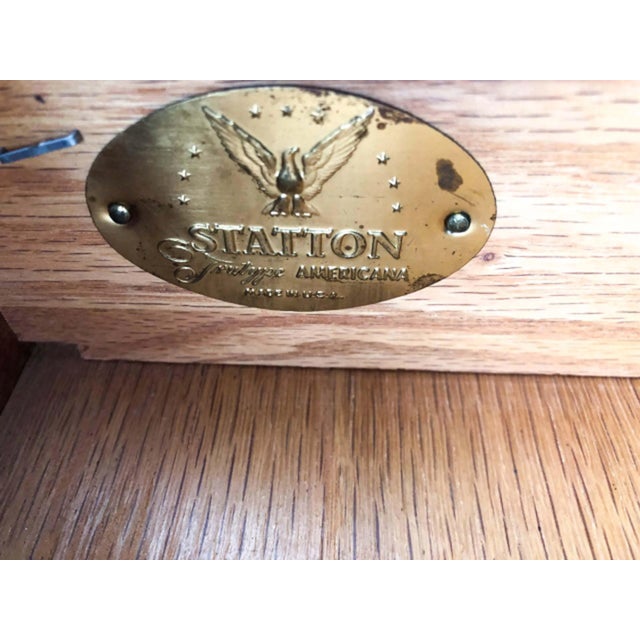 Statton Furniture Late 20th Century Vintage Antique Style Early American Corner Cabinet by Statton For Sale - Image 4 of 6