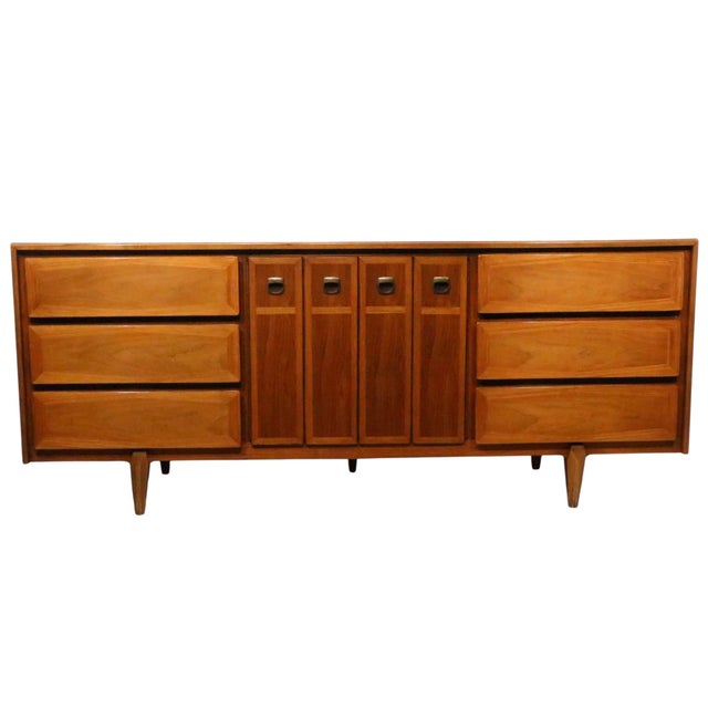 Mid 20th Century Nine Drawer Mid 20th Century Dresser by American of Martinsville For Sale - Image 5 of 15
