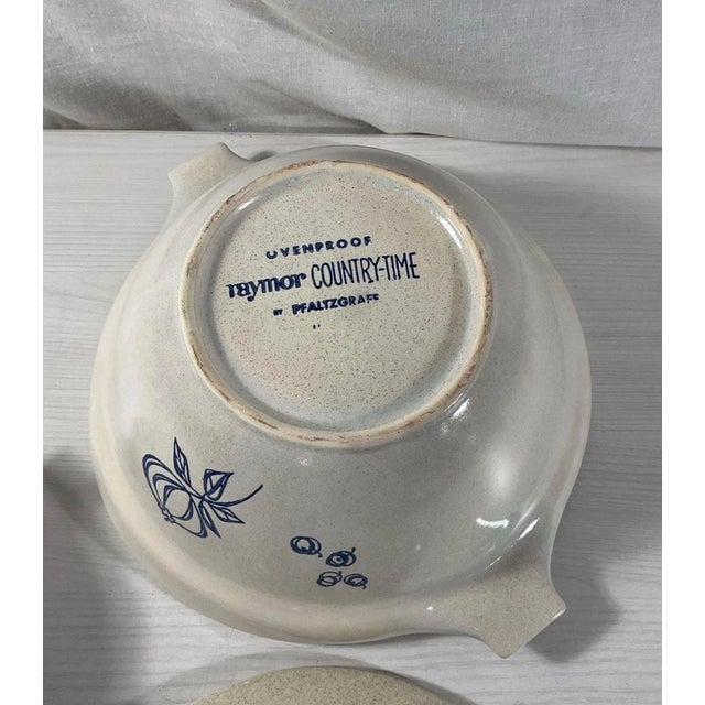 Ceramic 1950s Rare Ben Seibel Pfaltzgraff Country-Time Lidded Casserole Set - A Pair For Sale - Image 7 of 10