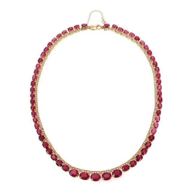 This is a gorgeous Estate collar necklace, it is crafted from 14k yellow gold with a long slim rectangular shape links...