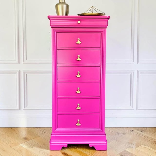 1980s Thomasville Impressions Pink Lingerie Chest | Hot Pink Tall Dresser | Hollywood Regency Chest | Glam Bedroom Storage | Wallpaper Drawers For Sale - Image 11 of 11