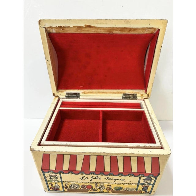1950s Vintage French Folk Art Musical Jewelry Box Bonbons La Jolie Marquise For Sale - Image 5 of 8