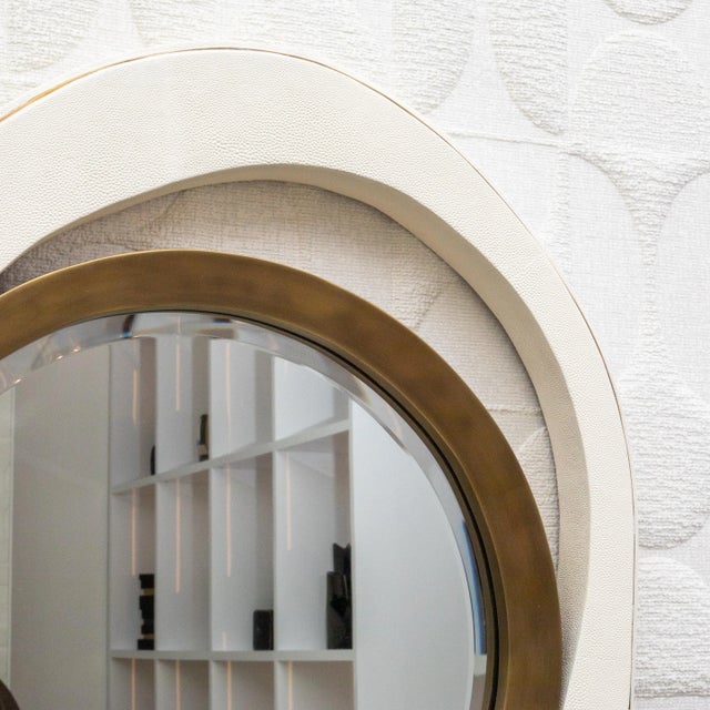 Modern Mirror in Cream Shagreen by R&y Augousti For Sale In Los Angeles - Image 6 of 8